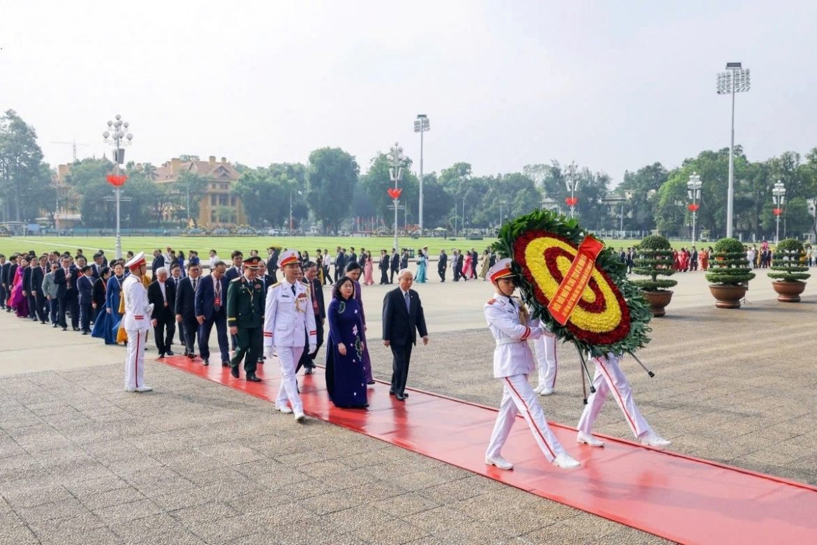 VFF delegates pay tribute to President Ho Chi Minh ahead of congress